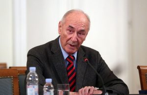 Franjo Gregurić odgovorio Budimiru Lončaru na tvrdnju da je embargo na uvoz oružja bio dobar za Hrvatsku