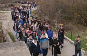 FRANO VUKOJA”Francuski dokumentaristi snimali hodočasnički Put križa od Ljubotića do Crnih Lokava