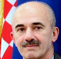 Kad Mile P. traži financiranje Jasenovca, Vukovaru se smješkaju topovske cijevi