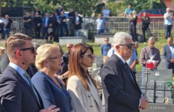 Predsjednik dr. Dragan Čović nazočio posljednjem ispraćaju i pokopu fra Stipe Karajice