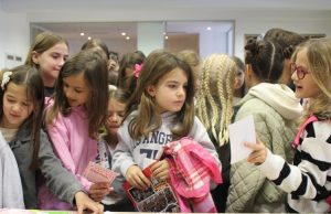 Mali Širokobriježani ispunili knjižnicu na svečanosti „Žene – pisci za djecu i mlade“