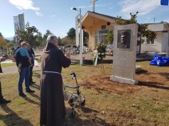 U rodnoj Čapljini blagoslovljen spomenik generalu Slobodanu Praljku