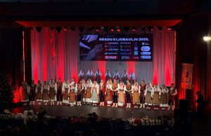 Božićni koncert “Gradu s ljubavlju” u Mostaru oduševio publiku folklornom feštom