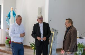 Premijer Vukadin i biskup Majić razgovarali o izgradnji katoličke crkve u Drvaru