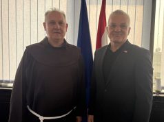 Državni tajnik Zvonko Milas sastao se u ponedjeljak u Zagrebu s provincijalom Bosne Srebrene fra Zdravkom Dadićem.