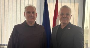 Državni tajnik Zvonko Milas sastao se u ponedjeljak u Zagrebu s provincijalom Bosne Srebrene fra Zdravkom Dadićem.