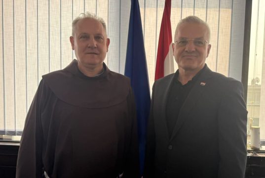 Državni tajnik Zvonko Milas sastao se u ponedjeljak u Zagrebu s provincijalom Bosne Srebrene fra Zdravkom Dadićem.