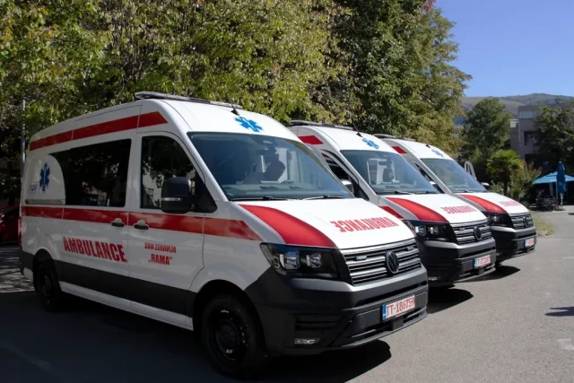 donacija-vozila-hitne-pomo-i-8-37a6349a-1024x683
