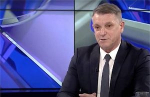 Clan predsjednistva HNS-a Pero Previsic pita